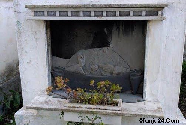 Actes de Vandalisme  au Cimetière chrétien de Boubana