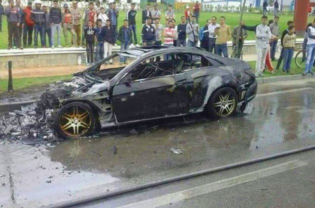 Une limousine incendiée à Tétouan ..!