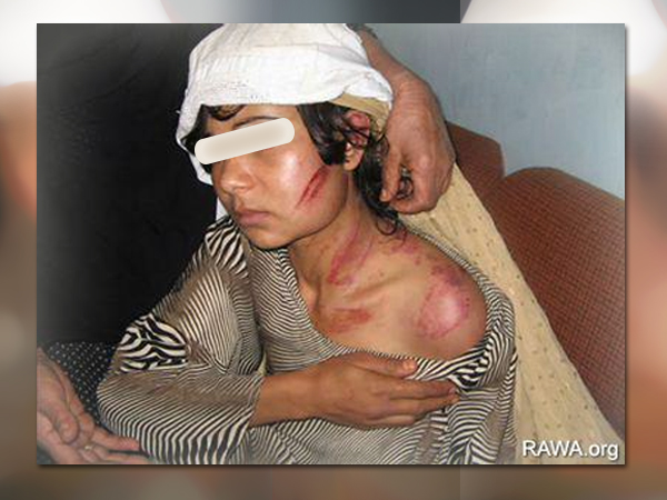 Il poignarde son épouse  au sein du tribunal