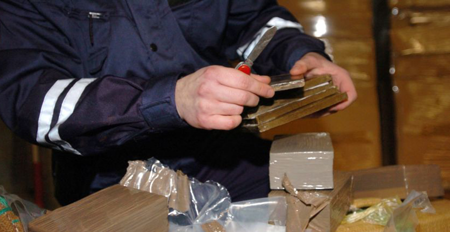 Dix passagers arrêtés  pour trafic de drogue