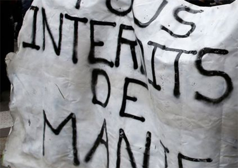 Interdiction de la marche : l’avis des juristes