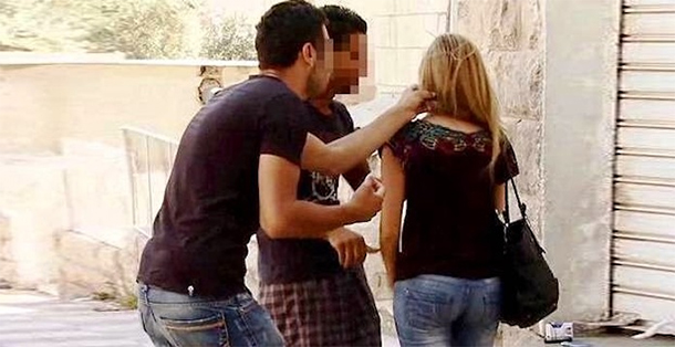 Arrestation d’un dragueur dans une station de bus