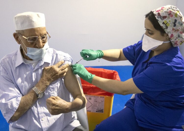 Vaccin anti-Covid  Tour savoir sur la quatrième dose