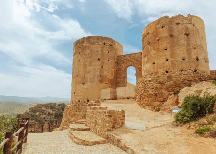 Al Hoceima  Les U.S.A restaurent la  Forteresse Torres Al Kalaa