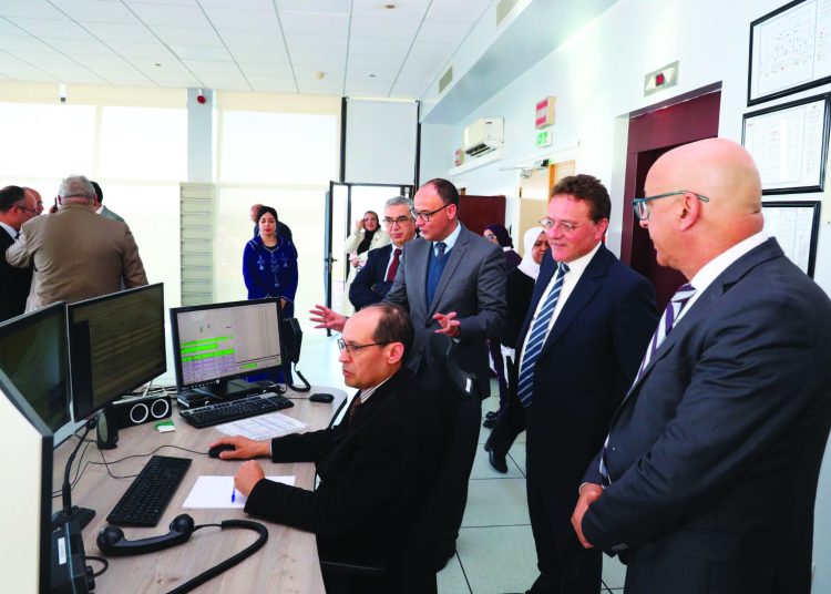 M. Abdeljalil visite le Centre de surveillance du trafific maritime de Tanger