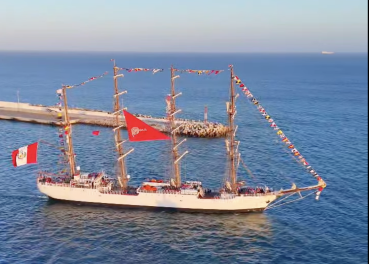 Tanger : Le navire-école à voile péruvien B.A.P « Unión » prend le large après une escale de 3 jours