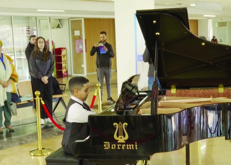 Le CHU Mohammed VI de Tanger se dote d’une salle de musique pour enfants (Première en bas page gauche)