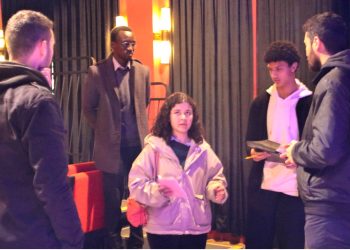 DEUX JEUNES ELEVES EN STAGE D’OBSERVATION AU JOURNAL DE TANGER