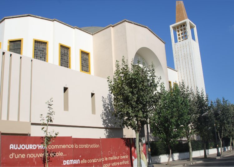 Un archevêque qui mène la ville et applique la loi a ses convenances