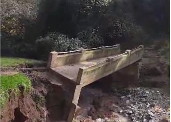 Pont détruit depuis bientôt 2 ans sans intervention des autorités