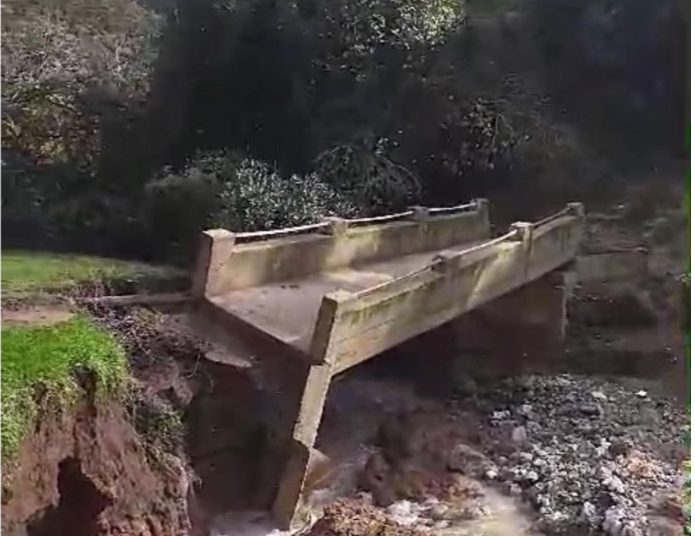 Pont détruit depuis bientôt 2 ans sans intervention des autorités