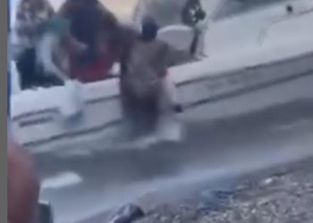 Des centaines de migrants franchissent la frontière maritime de Ceuta à la nage depuis Medi’q, une honte