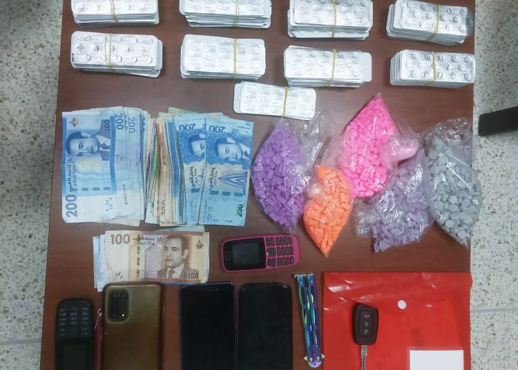 Dont une fille mineure, la police arrete 3 individus en possession de psychotropes
