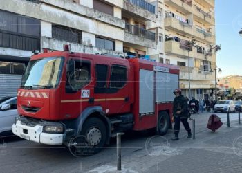 Un magasin en feu dans une galerie à Tanger