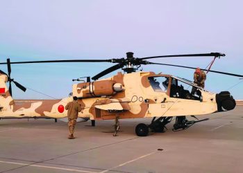 Six hélicoptères Apache AH-64E bien arrivés à domicile au Maroc