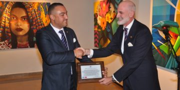 Exposition d’art salvadorien à l’Institut Cervantes de Tanger : Un Voyage au Cœur de la Création Visuelle