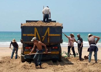 Tanger et sa région face au fléau du “sable volé” : un pillage qui menace les plages du Nord